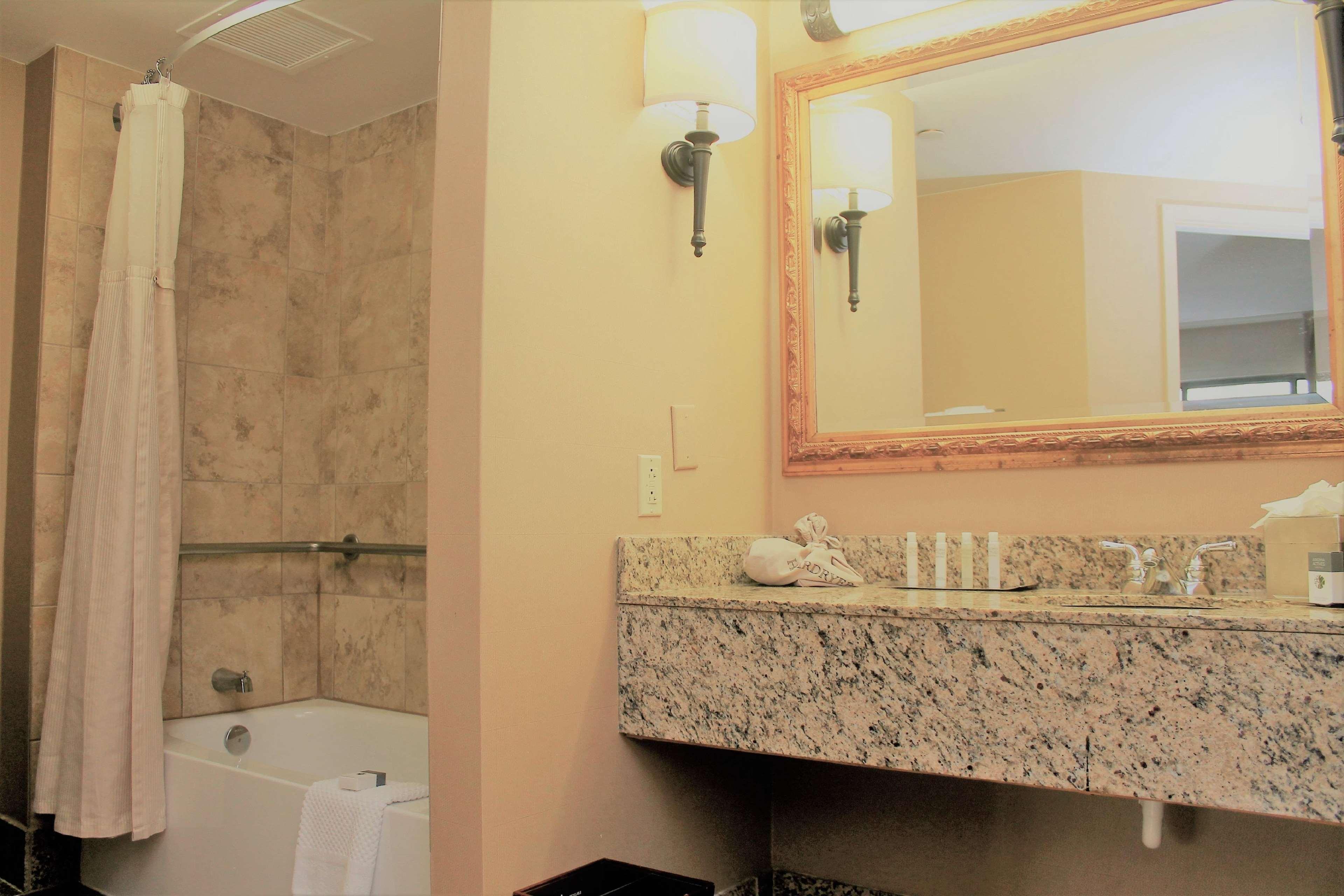 Doubletree Suites By Hilton Dayton/Маямисбърг Екстериор снимка