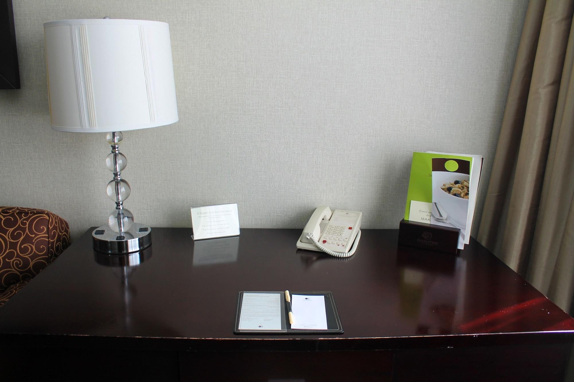 Doubletree Suites By Hilton Dayton/Маямисбърг Екстериор снимка