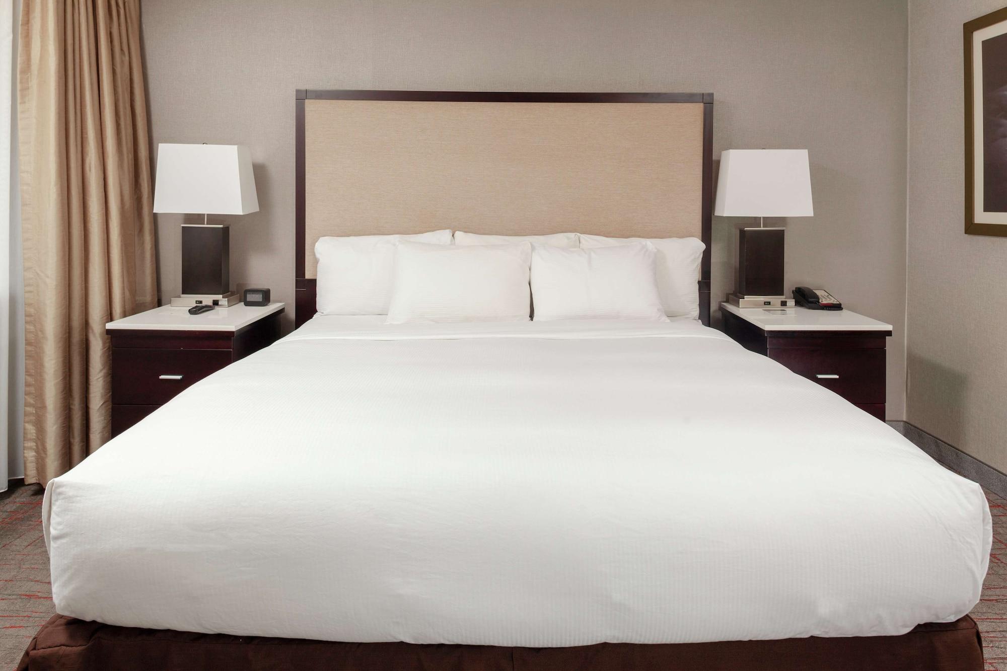 Doubletree Suites By Hilton Dayton/Маямисбърг Екстериор снимка