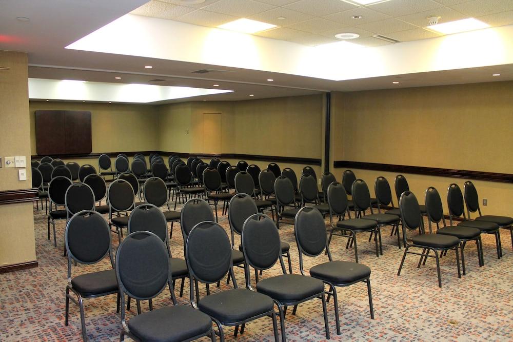 Doubletree Suites By Hilton Dayton/Маямисбърг Екстериор снимка