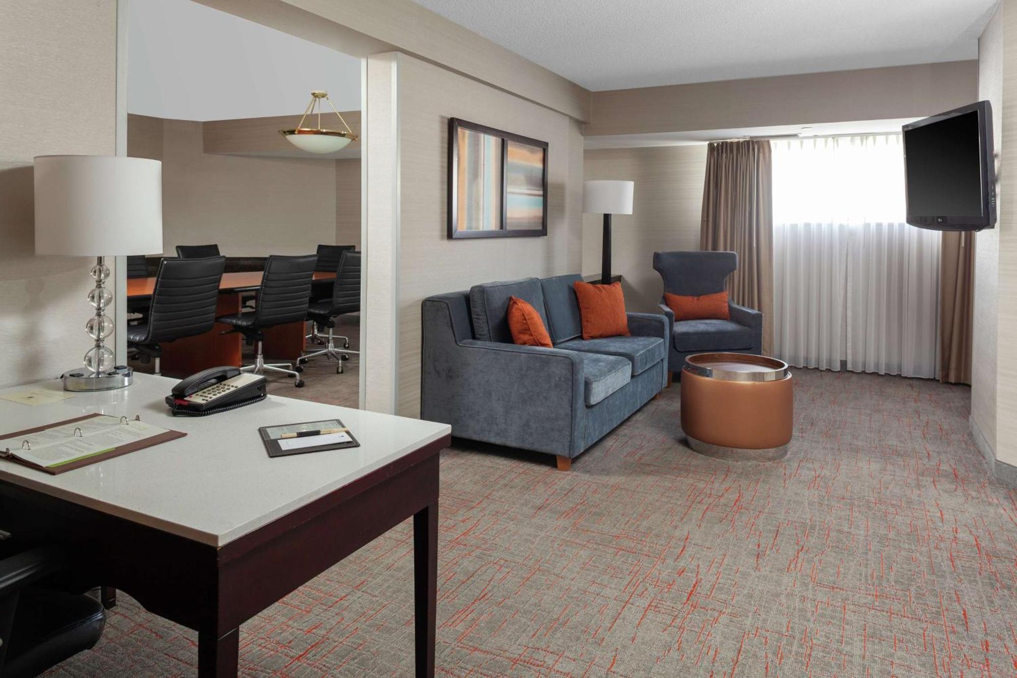 Doubletree Suites By Hilton Dayton/Маямисбърг Екстериор снимка