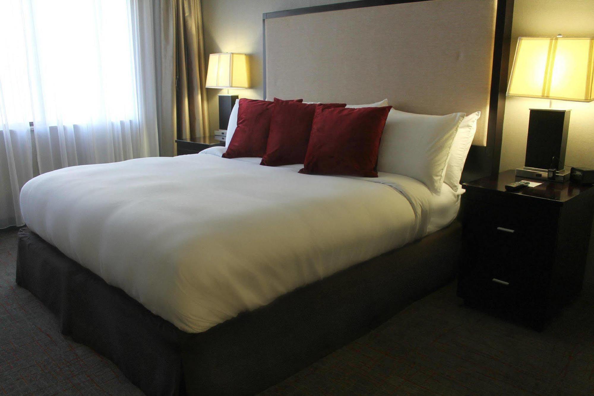 Doubletree Suites By Hilton Dayton/Маямисбърг Екстериор снимка