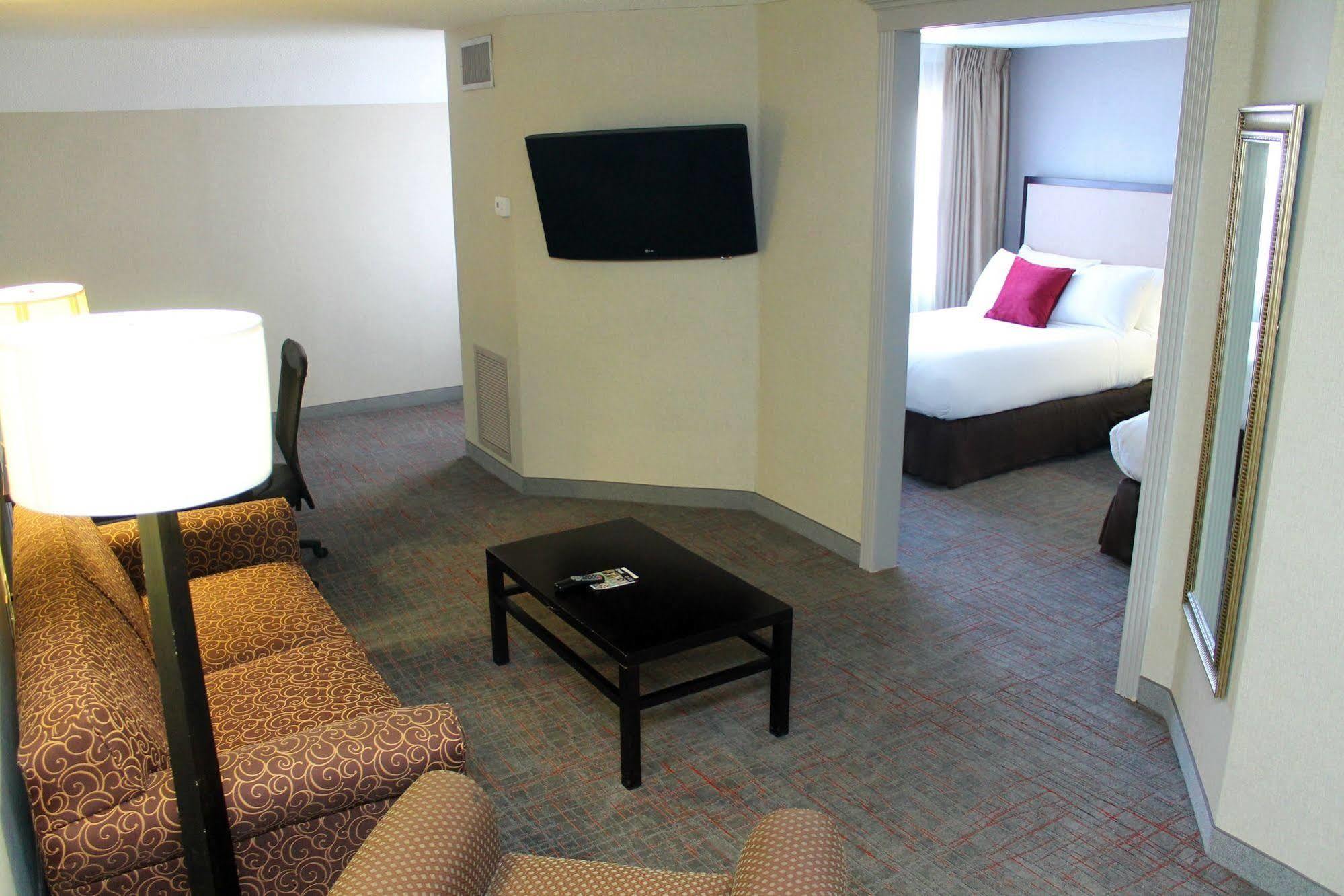Doubletree Suites By Hilton Dayton/Маямисбърг Екстериор снимка